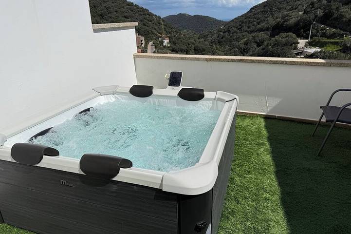 Ferienwohnung für 4 Personen, mit Garten und Whirlpool