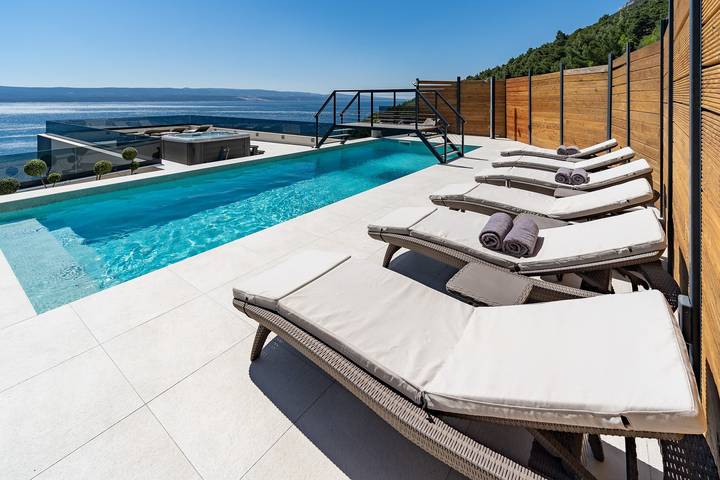 Ferienhaus für 12 Personen, mit Meerblick und Balkon/Terrasse sowie Garten und Pool in Pisak - 2