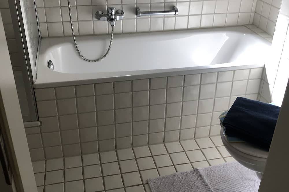 Ganze Wohnung, Eg, stilvoll wohnen im ehemals herzoglichen Gästehaus in Seeon, Seebruck
