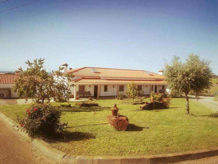 Chalet para 5 personas, con Balcón y Terraza además de Jardín y Piscina en Sierra de Gata