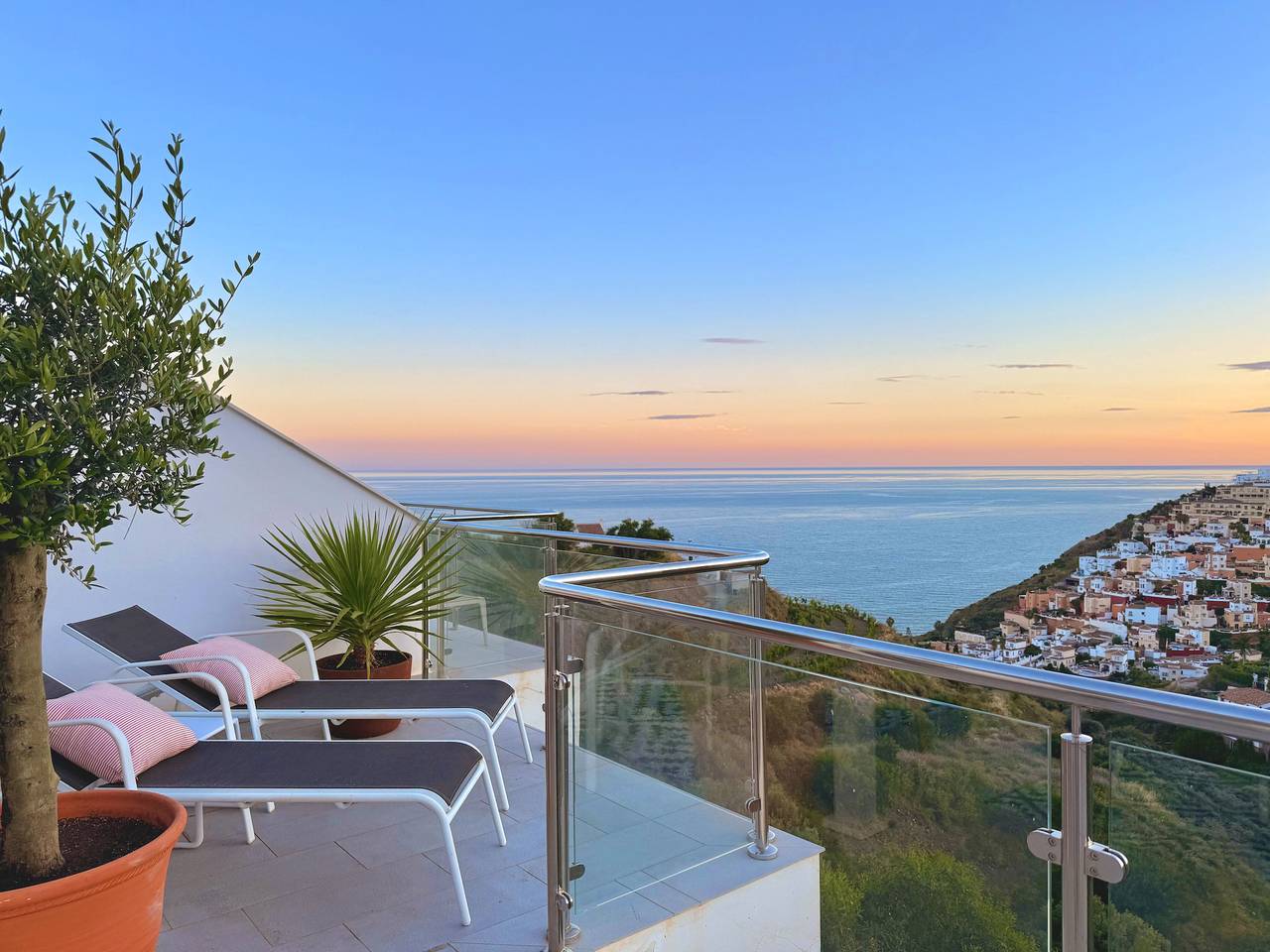 Entire apartment, Penthouse Balcon del Mar 121 by Casasol in Punta Lara (Nerja), Nerja