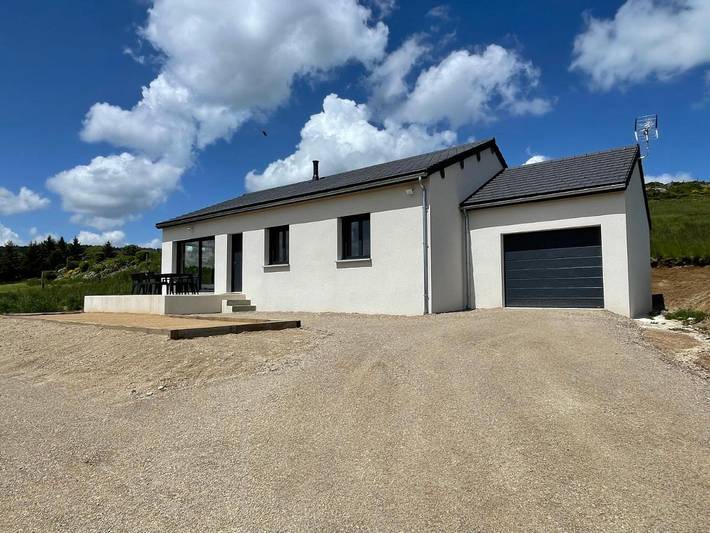 Location de vacances pour 8 personnes, avec Terrasse ainsi que Jardin et Vue à La Panouse - 3