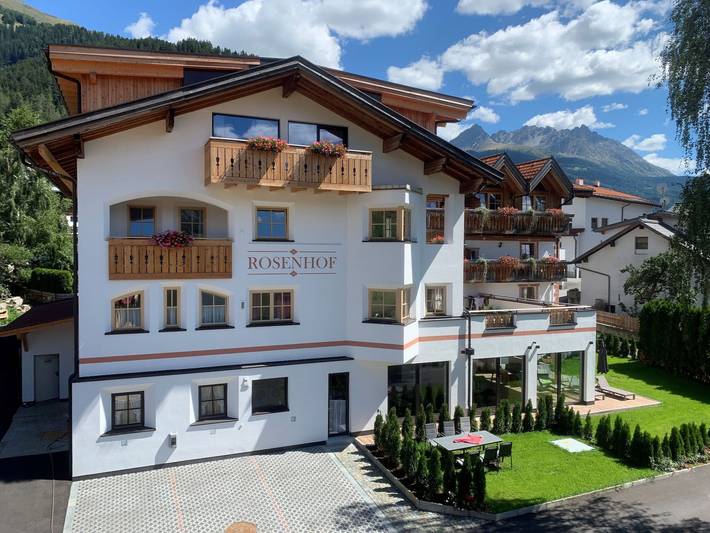 Bauernhof für 5 Personen, mit Balkon und Garten sowie Sauna und Ausblick in Nauders