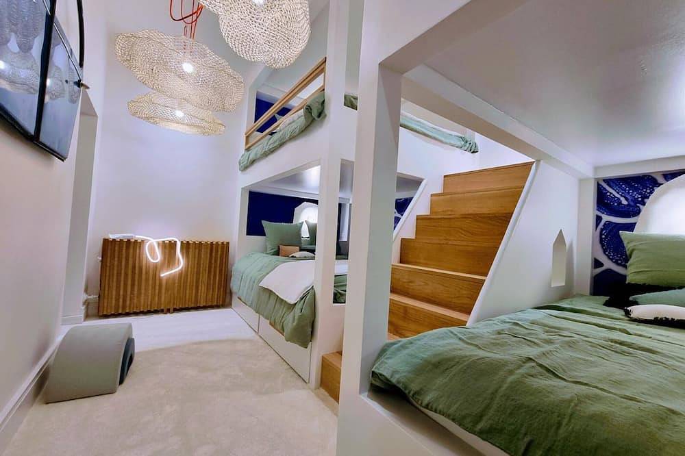 Grande Maison Bourgeoise avec Cour Privative, 5 Chambres, Wifi, Proche Commerces et Nature in Abscon, Région de Valenciennes