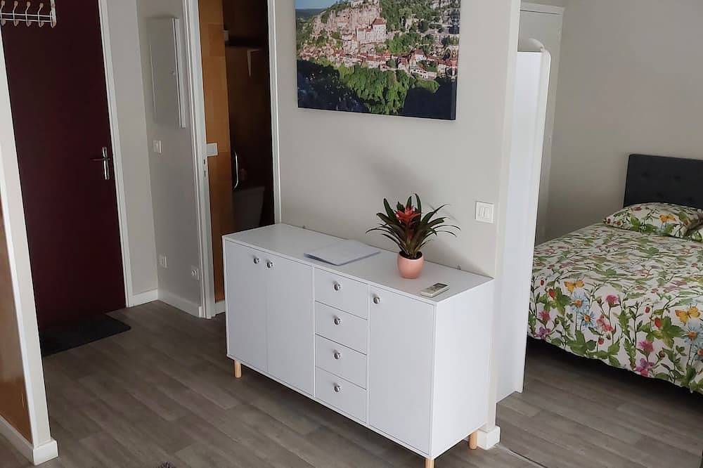 Apartamento entero, Studio type T2, hypercentre, furnished with air conditioning and parking in Gramat, Macizo Central