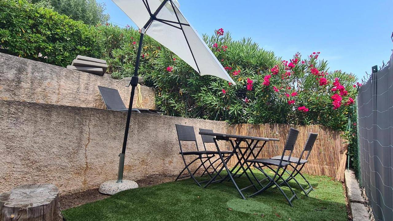 Double Room with Terrace in Mandelieu-la-Napoule, Côte méditerranéenne (France)