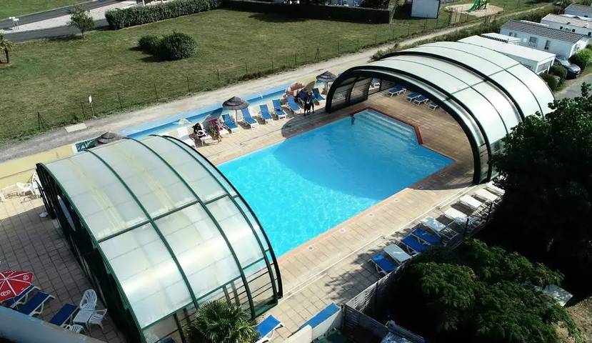 Camping pour 4 personnes, avec terrasse au Parc Naturel Régional du Marais poitevin - 4
