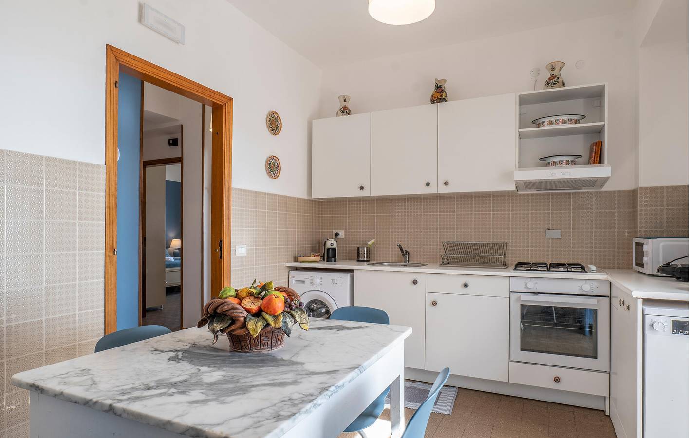 Entire holiday apartment, Sea View Apartment with Terrace & WiFi Near Maganuco Beach in Pozzallo, Ragusa Province