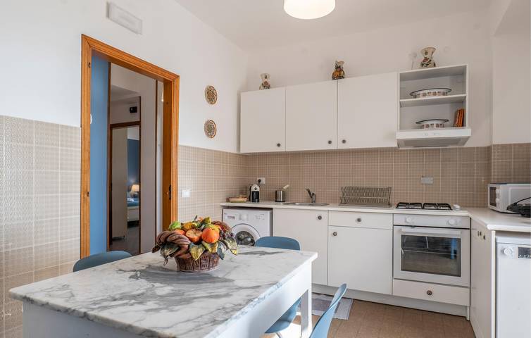 Appartamento intero, Appartamento con vista mare, terrazza e WiFi vicino alla spiaggia di Maganuco in Pozzallo, Provincia di Ragusa