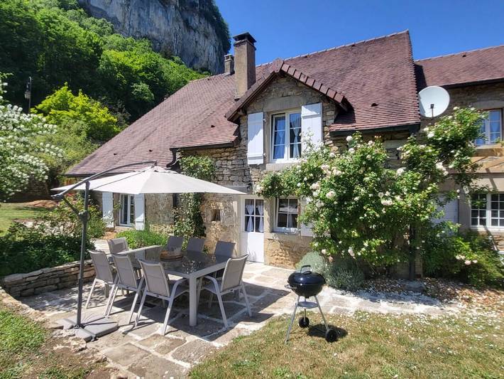 Gîte pour 6 personnes, avec Terrasse ainsi que Jardin et Vue dans Briod