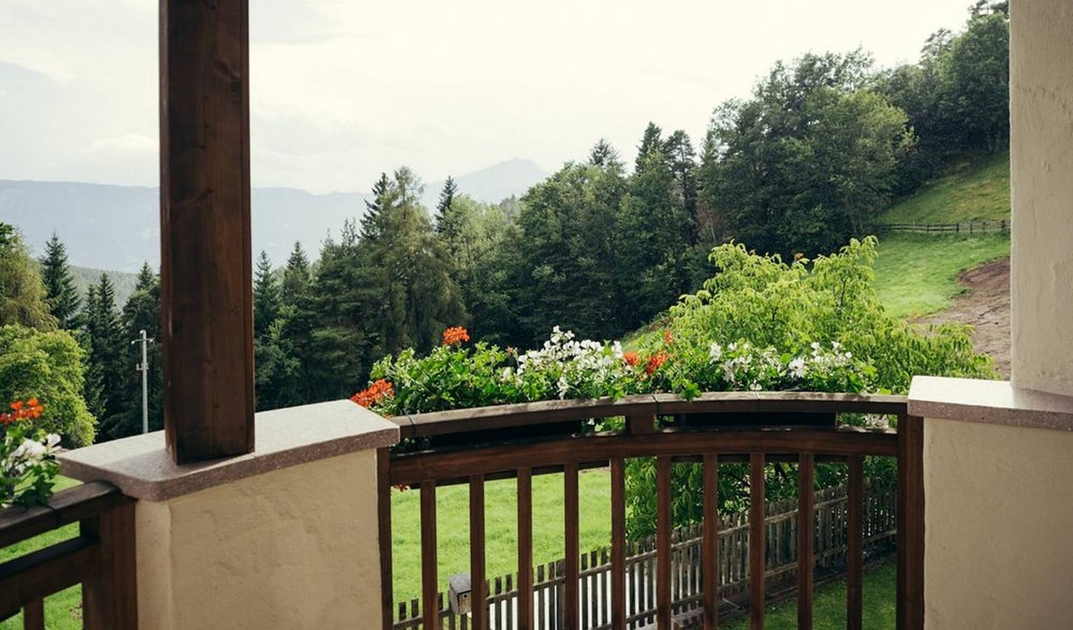 Entire apartment, Holiday Apartment "Obertimpflerhof Rosi" with Mountain View, Balcony & Wi-Fi in Vöran, Sarntal Alps