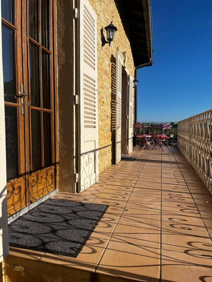 Gîte pour 4 personnes, avec balcon et vue à Pouilly-le-Monial