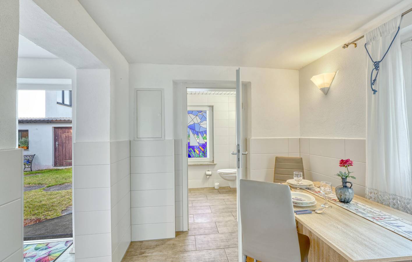 Ganze Ferienwohnung, Appartement am Strand mit Parkplatz und Soundsystem in Waren (Müritz), Müritz