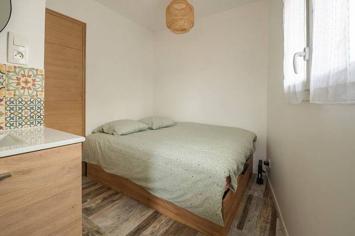 Location de vacances pour 4 personnes, avec terrasse ainsi que piscine et jardin à Le Revest-les-Eaux - 2