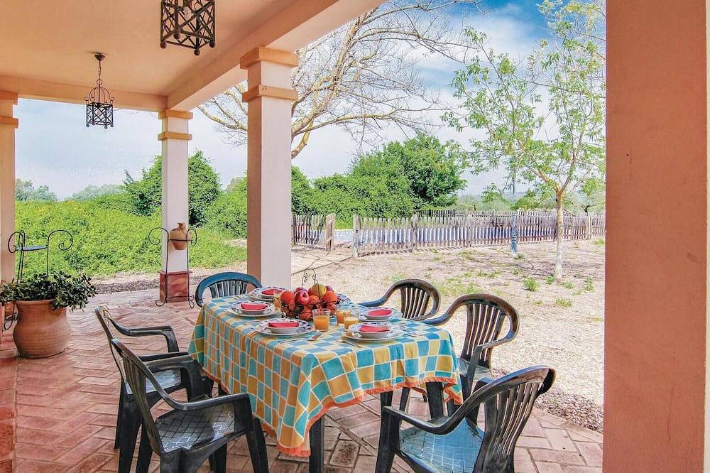 Gorgeous home in Almodóvar del Río in Almodóvar del Río, Córdoba Province