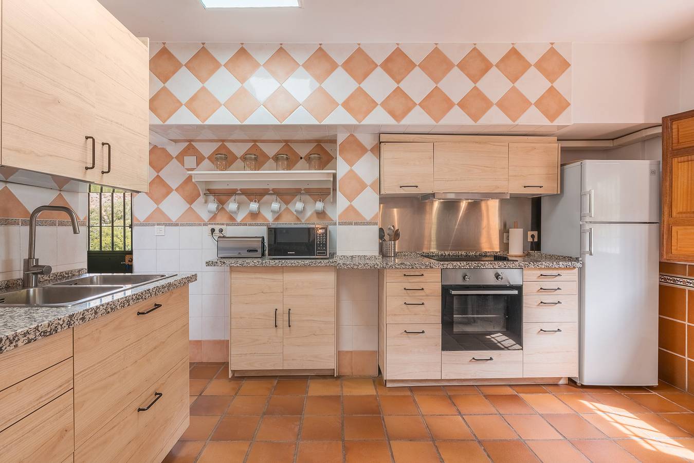 Country House 'Hitos' with Mountain View, Wi-Fi and Air Conditioning in Surroundings of Sierra Nevada, Monachil