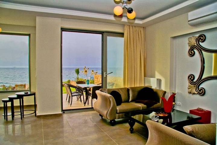 Villa voor 8 personen, with Uitzicht op zee and Balkon as well as Terras in Chersonissos
