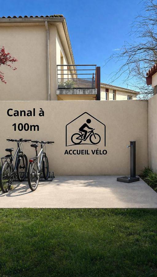 L'Oliveraie d'Eurocentre - Parking, Wifi & Petit-Déjeuner in Castelnau-d'Estrétefonds, Haute-Garonne