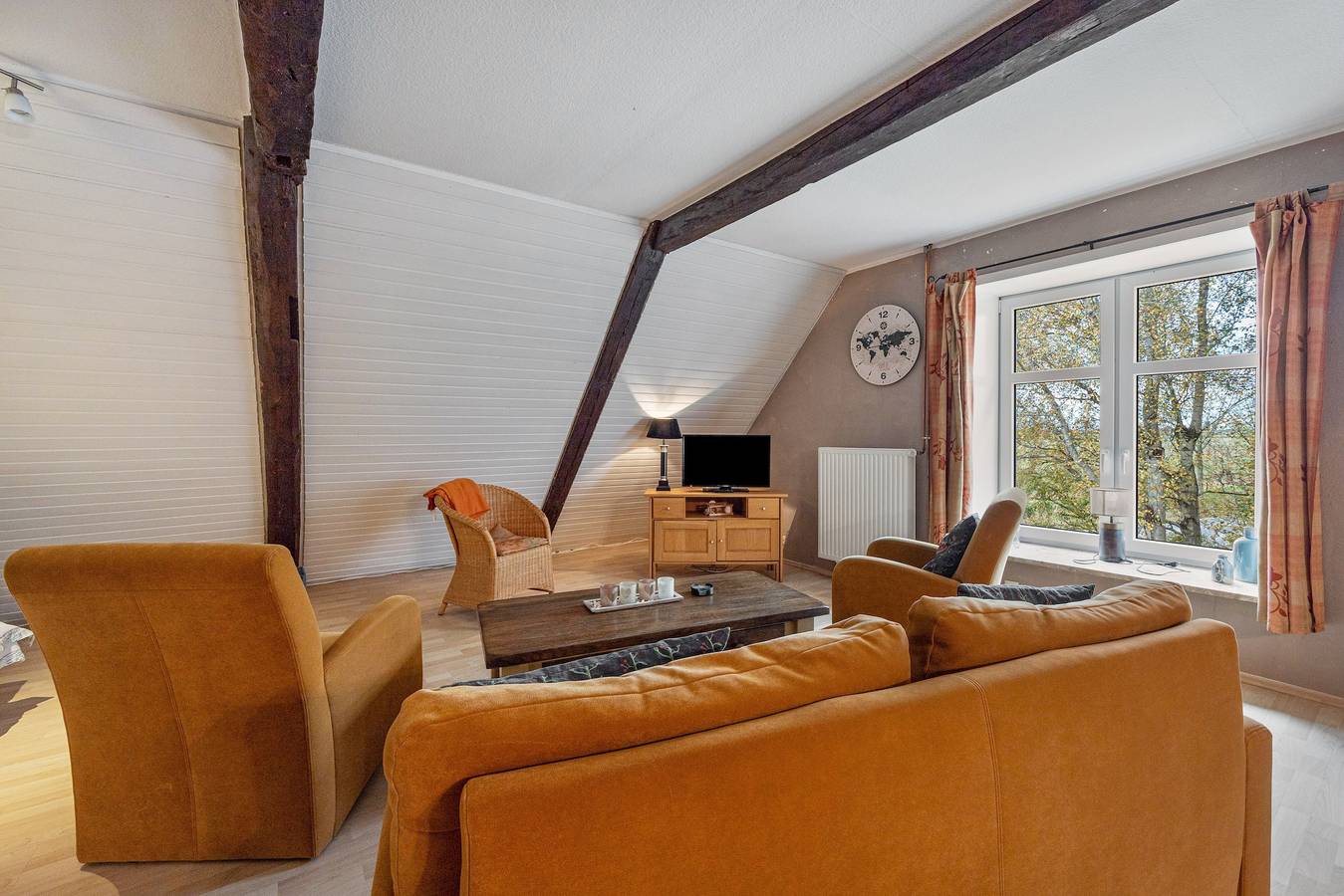Ganze Wohnung, Ferienwohnung 'Das Eulennest' mit Gemeinschaftsterrasse und Garten in Barlt, Sankt Michaelisdonn und Umgebung