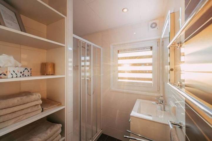 9. Schwimmendes Ferienhaus Dolcevita auf Liegeplatz 10 - Schwimmende in Laasow, Vetschau