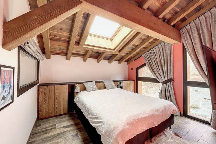 Location de vacances pour 10 personnes, avec jardin dans Longefoy - 2