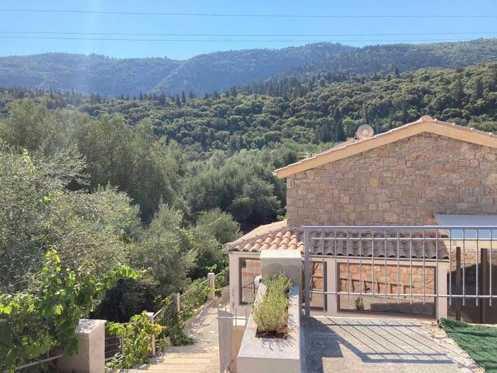 Villa für 4 Personen, mit Balkon und Terrasse sowie Garten und Ausblick