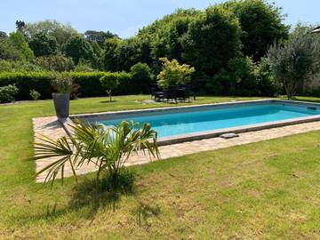 Gîte pour 4 personnes, avec jardin ainsi que piscine et jacuzzi à Ménil