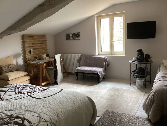 Chambre d’hôte pour 6 personnes, avec piscine ainsi que jardin et vue sur le lac - 1