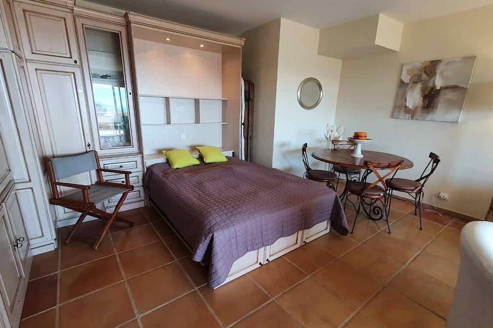 Apartamento entero, 62 M2 Apartment And Terrace With Exceptional Sea View - Private Pool in Mandelieu-la-Napoule, Region de Cannes