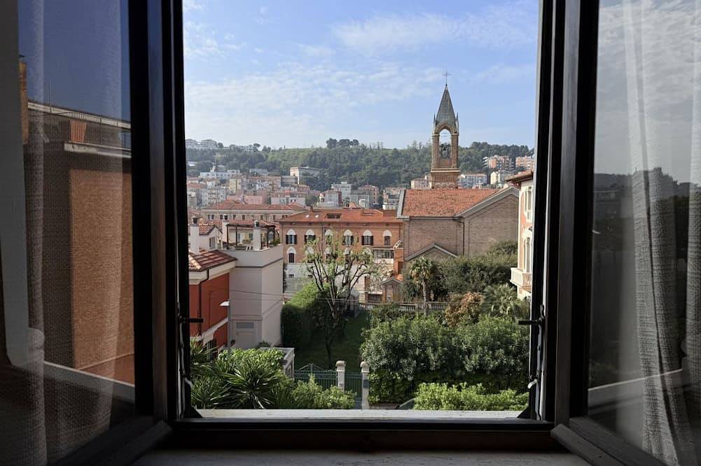 Appartamento intero, A47 – Ancona, quadrilocale in pieno centro in Ancona (Italia), Riviera del Conero