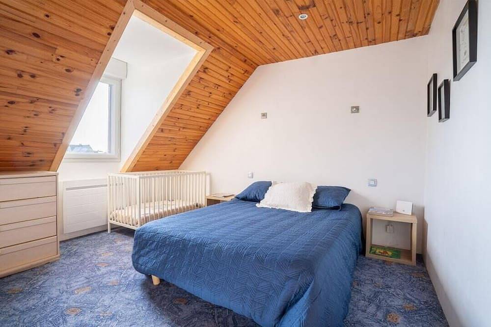 House facing the sea, with swimming pool and Spaomaha Gites in Omaha Beach, Vierville-sur-Mer