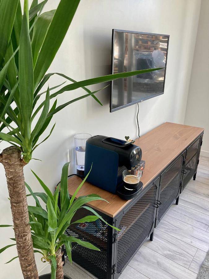 Appartement entier, Studio lumineux Gagny - 2min du Rer in Gagny, Seine-Saint-Denis