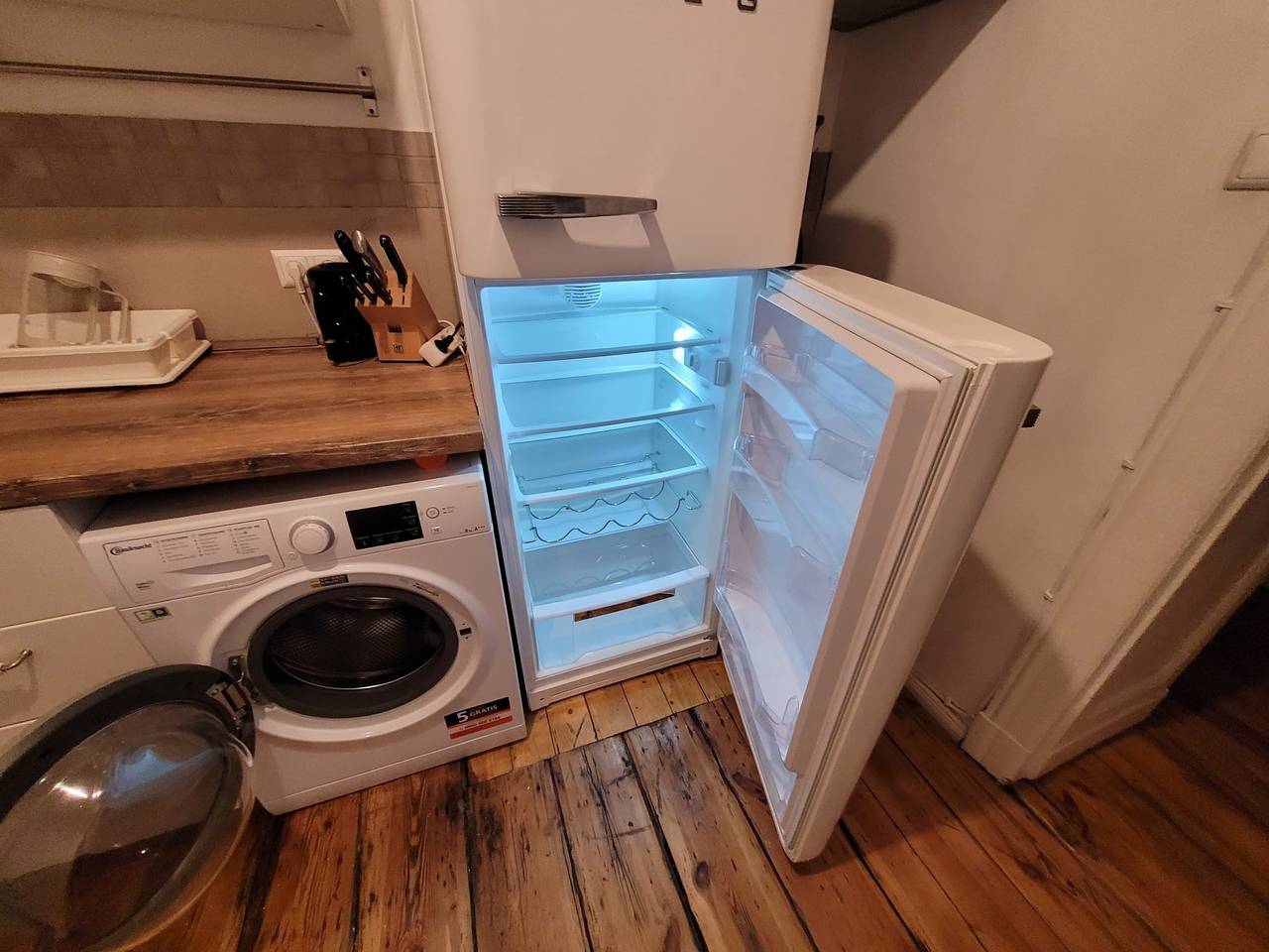 Appartement de vacances entier, Charming Altbau Apartment with High Ceilings & Historic Flair in Berlin-Mitte in Berlin Wedding, Berlin