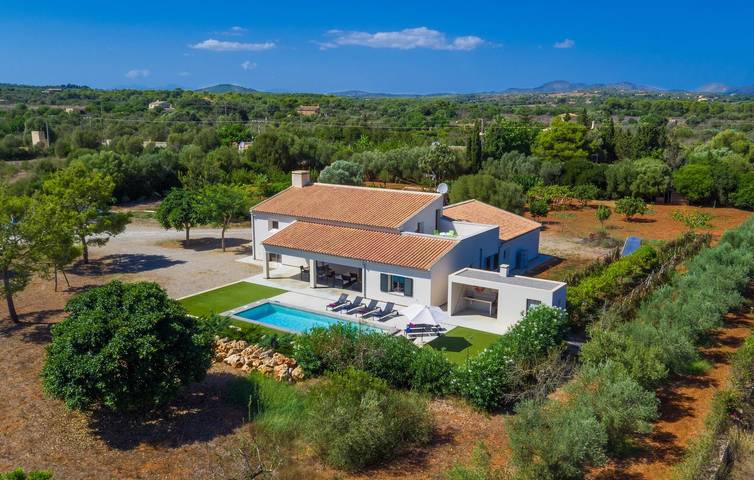 Ferienhaus für 8 Personen, mit Terrasse in Cala Mendia