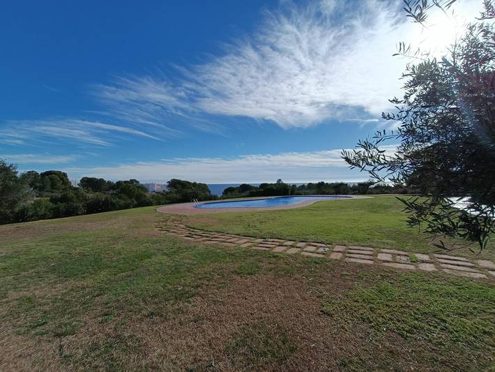 Gîte pour 6 personnes, avec terrasse ainsi que vue et piscine à Calafat - 3