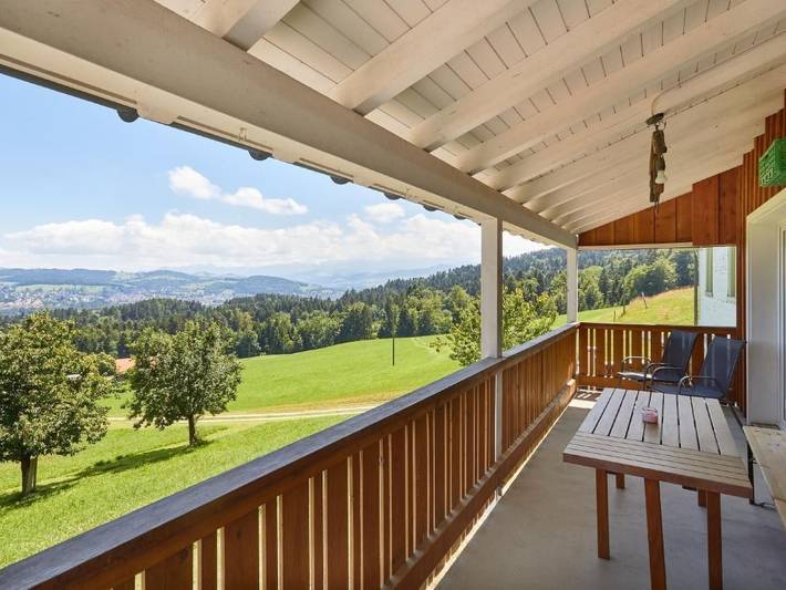 Vakantiewoning voor 6 personen, with Balkon and Tuin as well as Uitzicht in Oost-Zwitserland