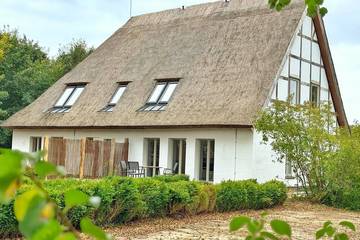 Ferienhaus für 6 Personen, mit Sauna und Terrasse sowie Garten in Altenkirchen