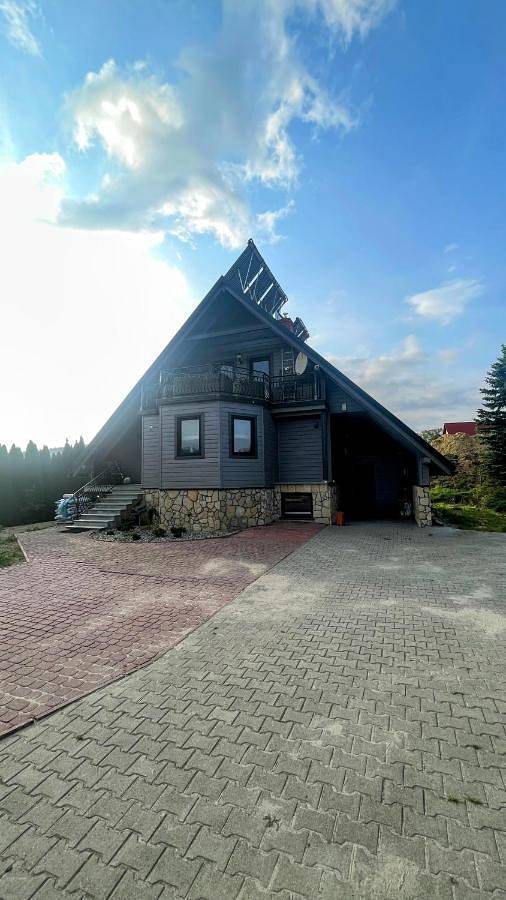 Apartament wakacyjny dla 10 osób, z Balkon i Taras oraz Jacuzzi i Ogród w Tylicz