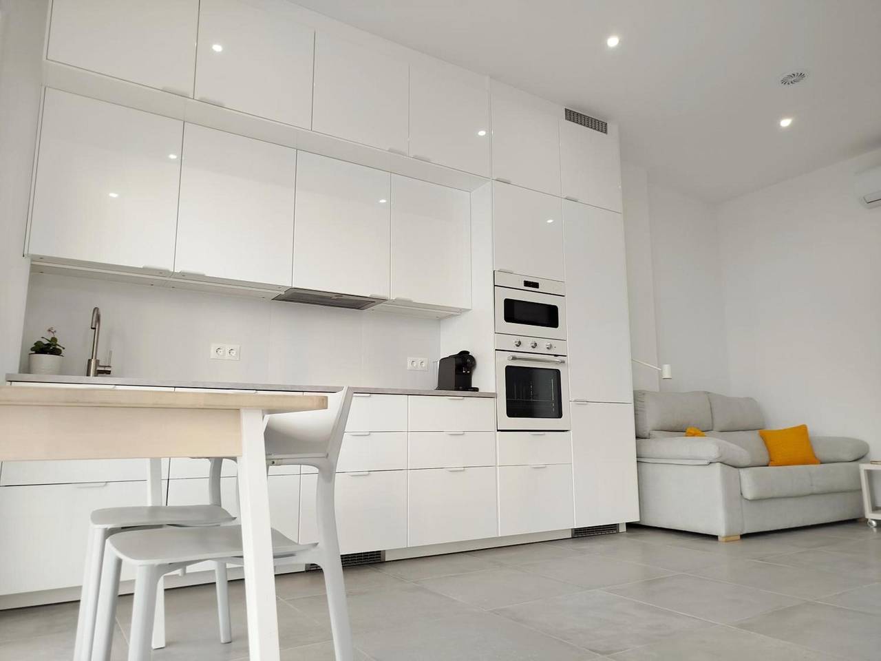 Apartamento entero, Apartamento 'Arena Suite Fuengirola' con Wi-Fi y aire acondicionado in Fuengirola, Costa del Sol