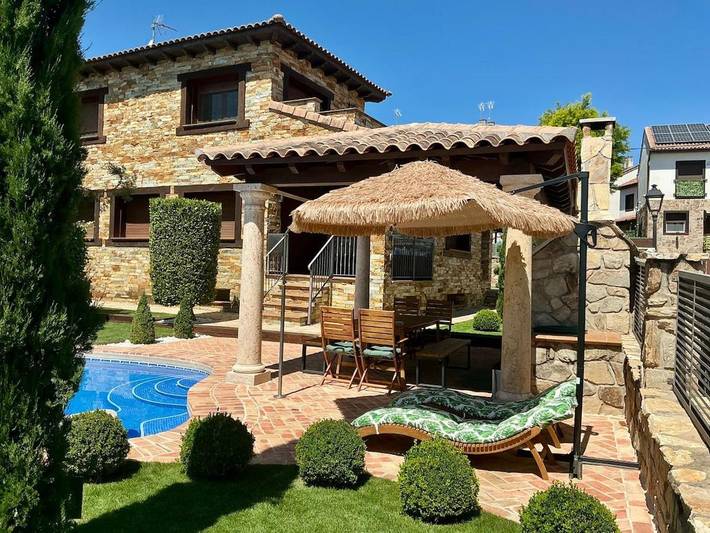 Casa rural para 14 personas, con Balcón y Terraza además de Jardín y Piscina en Pedrezuela - 3