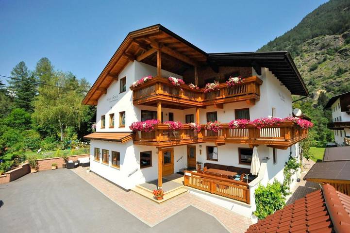 BnB für 4 Personen, mit Garten und Ausblick im Ötztal