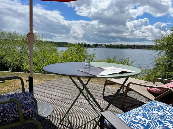 Ferienwohnung für 3 Personen, mit Sauna und Garten sowie Seeblick und Ausblick, kinderfreundlich - 1