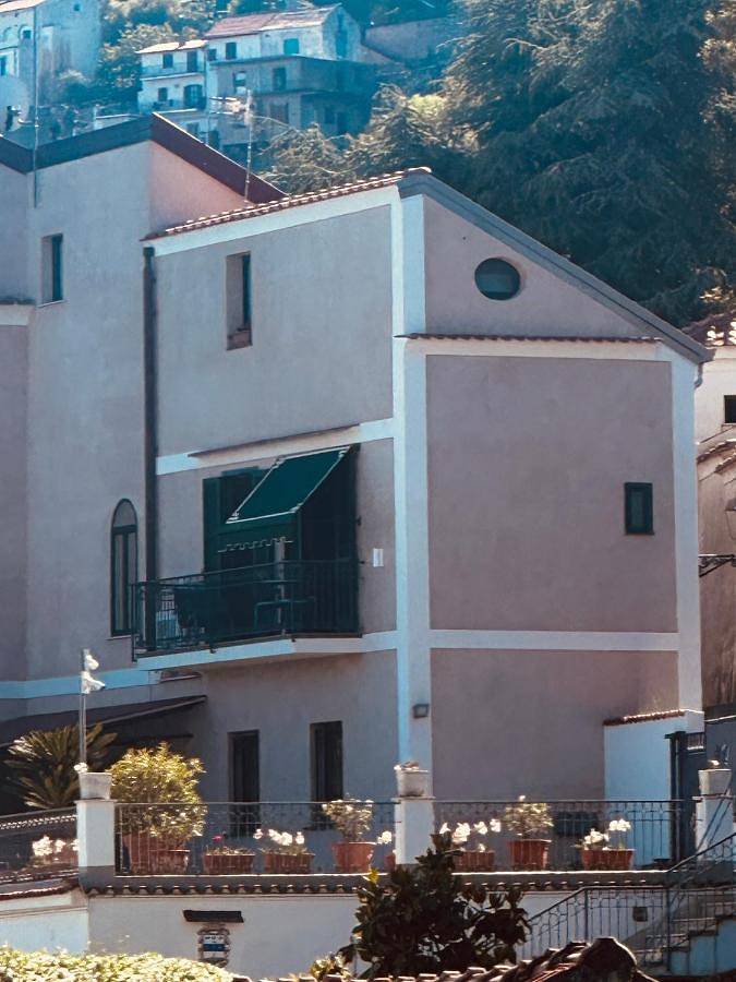 Ferienwohnung für 4 Personen, mit Balkon und Ausblick in Ravello