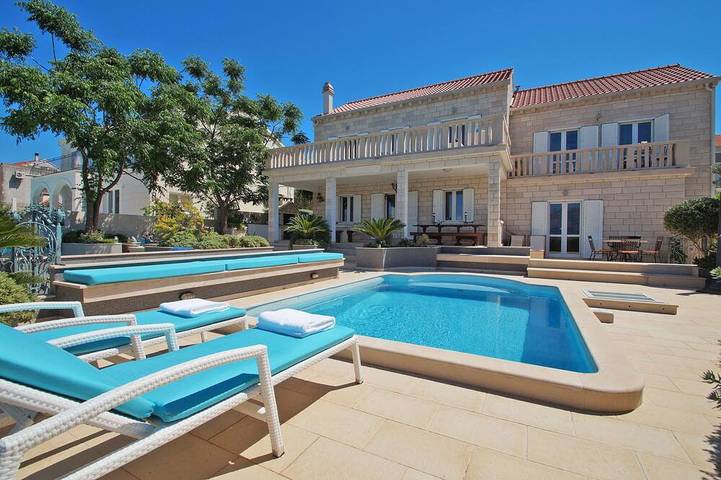 Villa für 12 Personen, mit Garten und Terrasse - 1