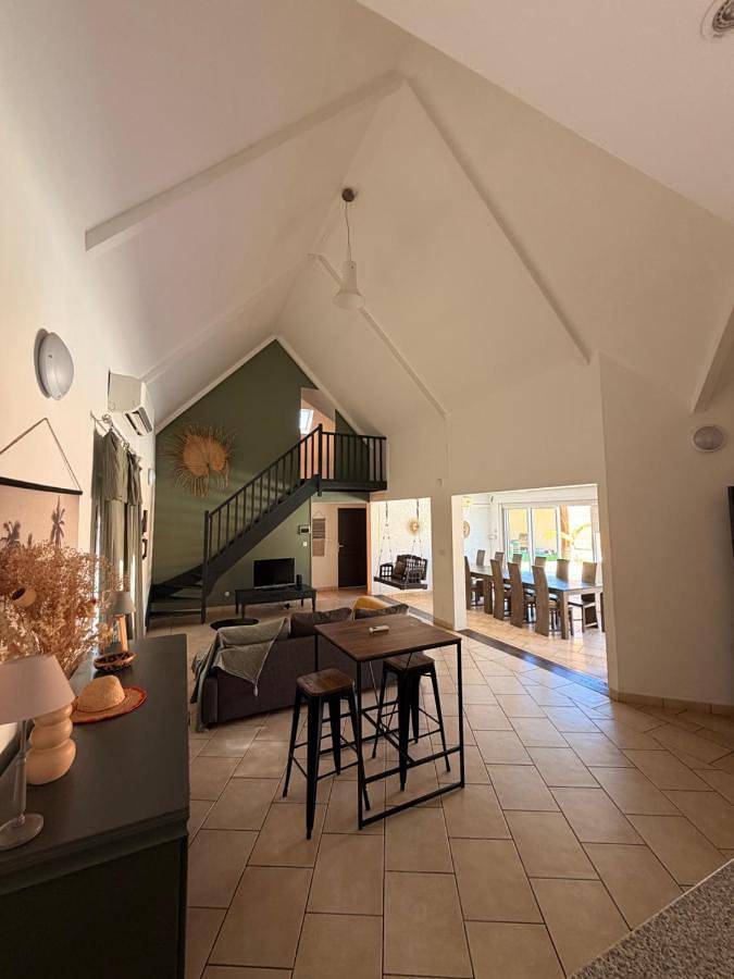 Location de vacances pour 9 personnes, avec piscine ainsi que terrasse et jardin dans Plage de l'Hermitage - 4