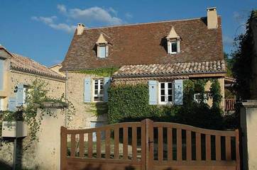 Location de vacances pour 8 personnes, avec piscine à Siorac-en-Périgord