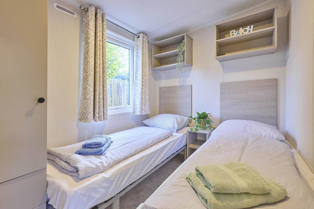 Chalet met frisse uitstraling nabij het strand in Goedereede, Goeree-Overflakkee