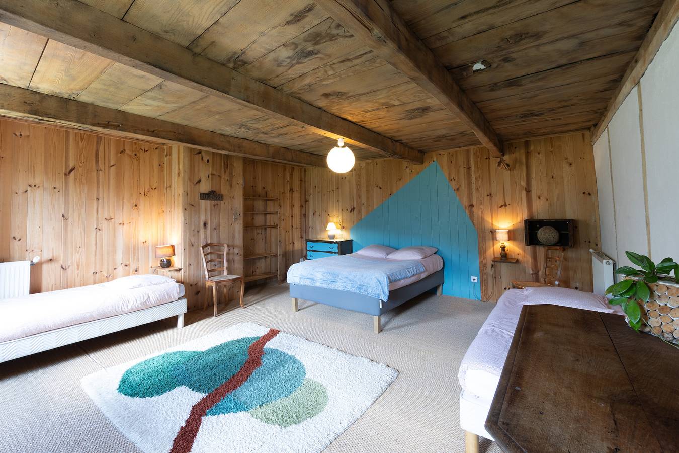 Appartement entier, Appartement 'La Ferme De Chalas - Appart'chambre' avec piscine partagée, terrasse partagée et Wi-Fi in Valgorge, Parc naturel régional des Monts d'Ardèche