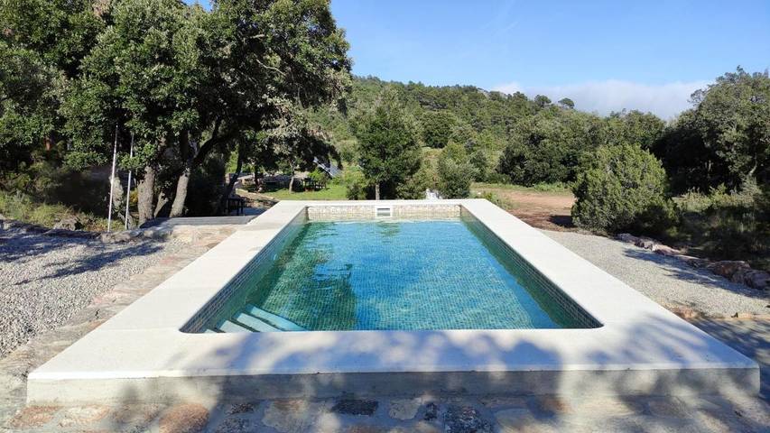 Casa rural para 2 personas, con jardín además de piscina y vistas, Se admiten mascotas en Cataluña - 4