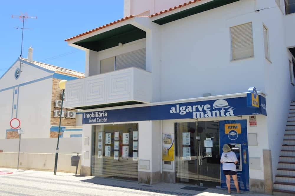 Ganze Wohnung, 3 Zimmer Wohnung in zentralen Bereich und 250 Meter Vom Manta Rota in Manta Rota, Parque Natural da Ria Formosa